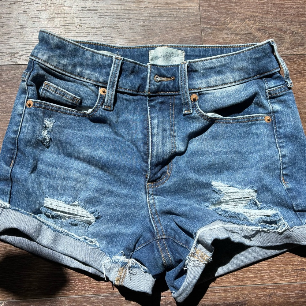 UNIVERSAL THREAD SHORT - Size 0/25 - High Rise Midi - Only worn a few times!